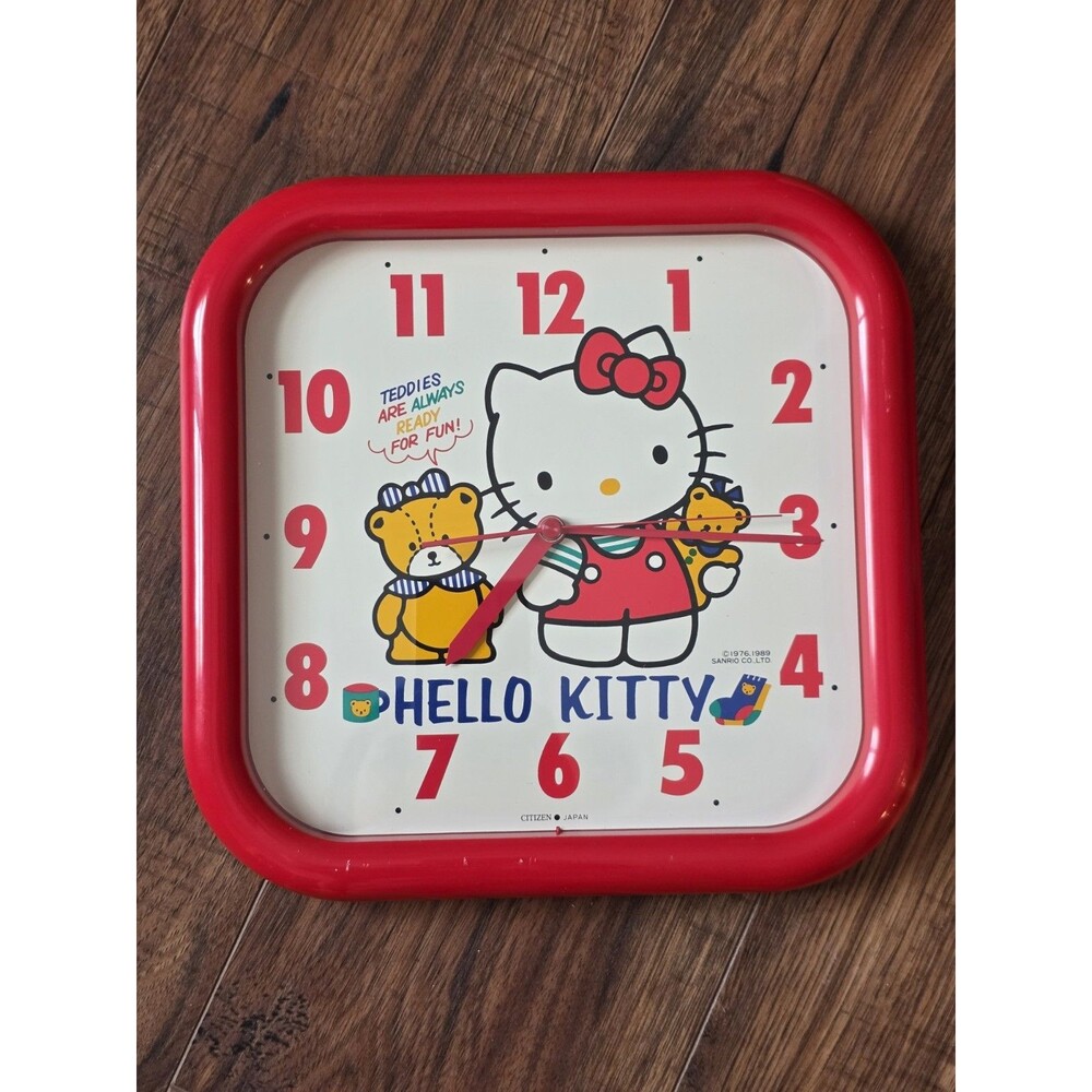 Vintage Hello Kitty Wall Clock Red 1989 Citizen Sanrio Quartz Movement Retro